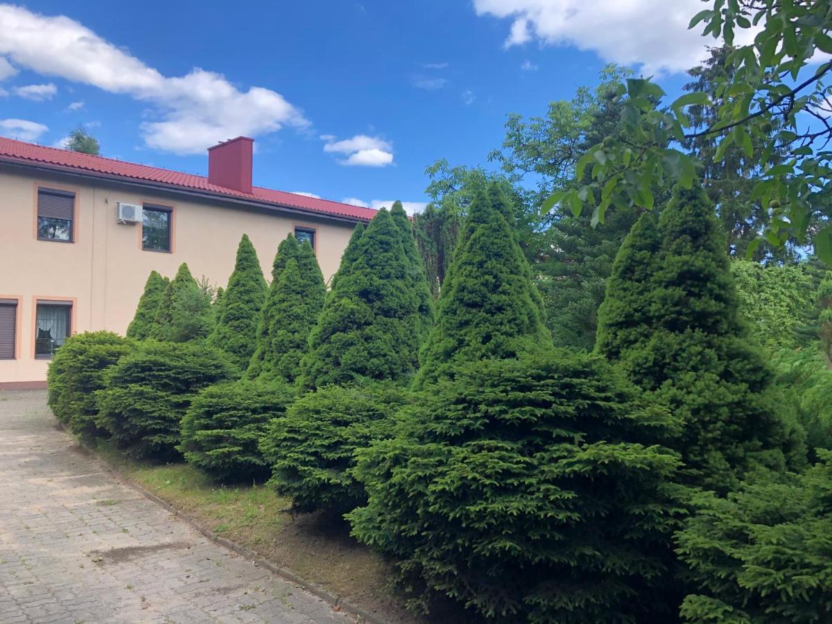 Hotel Zameczek Radomsko Bagian luar foto