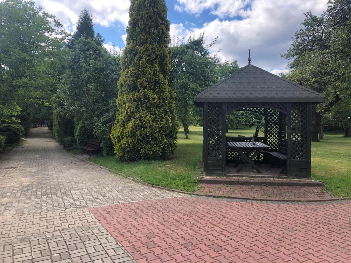 Hotel Zameczek Radomsko Bagian luar foto